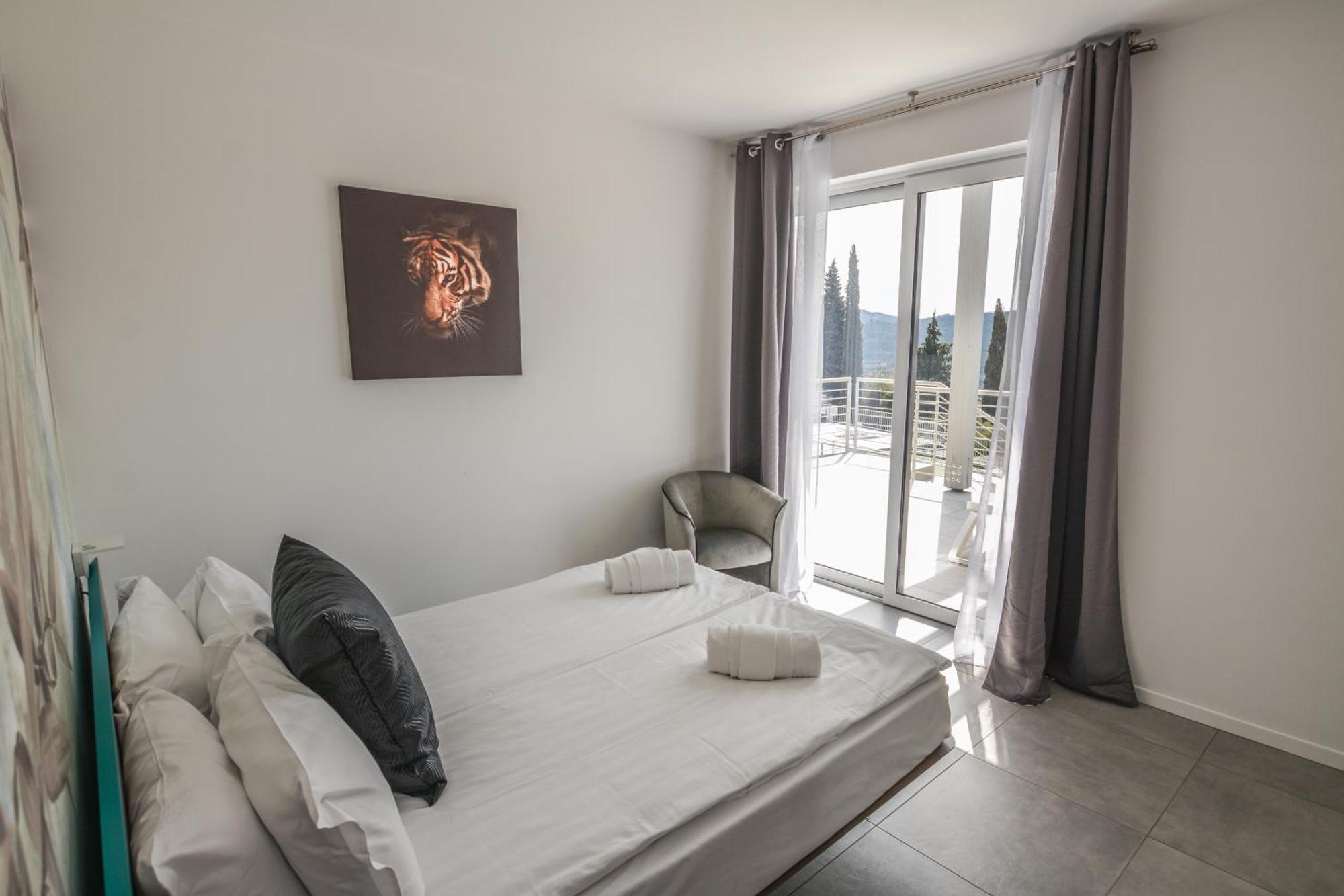 Sunset Lodge - Enjoy Holiday Garda  Exterior photo